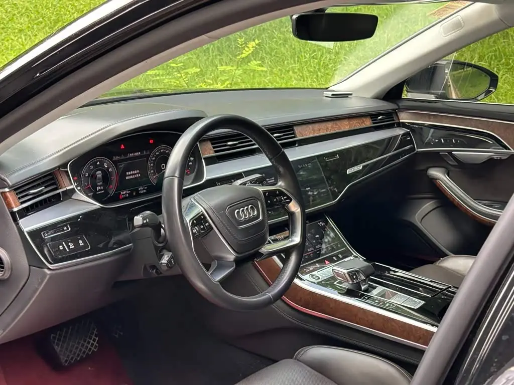 Audi A8 2022 — Photo 7/15