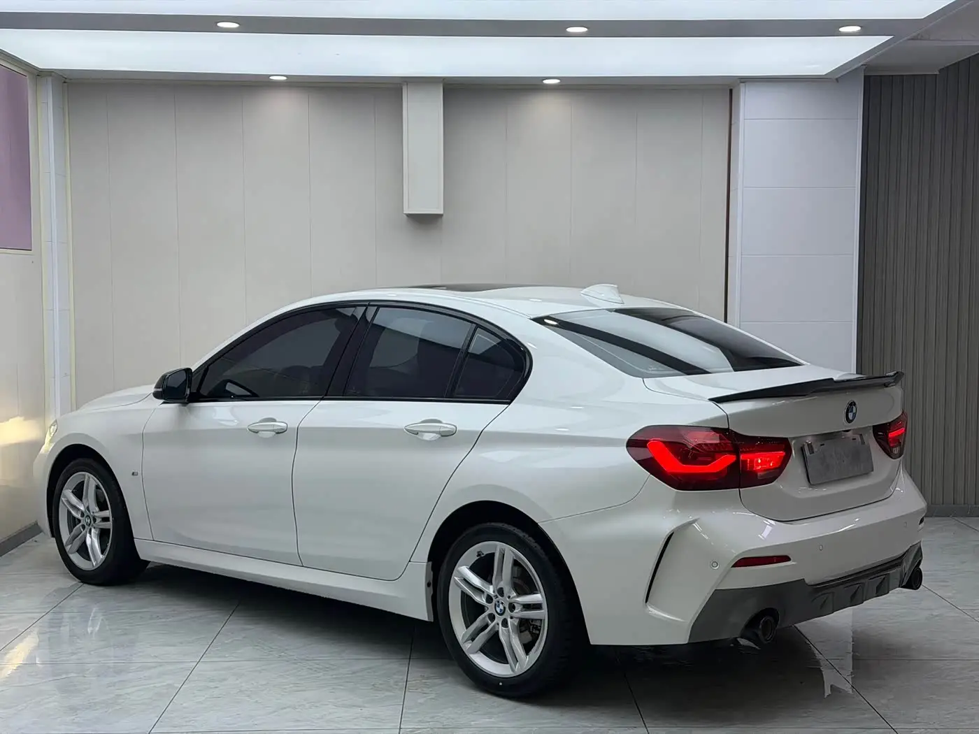 BMW 1 Series 2023 — Photo 6/20