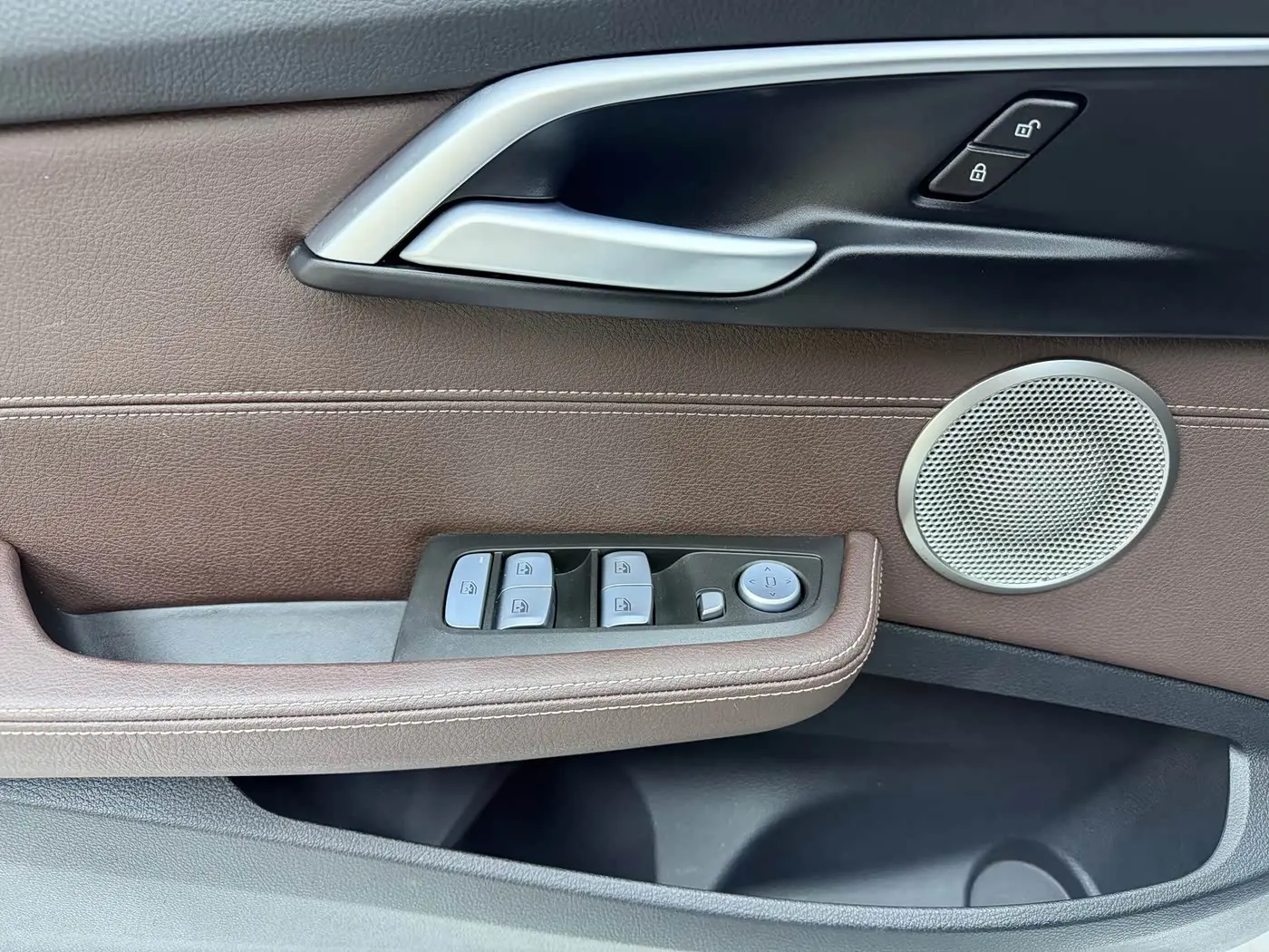 BMW 1 Series 2023 — Photo 8/20