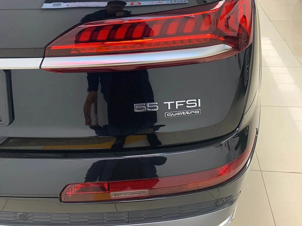 Audi Q7 2021 — Photo 17/19