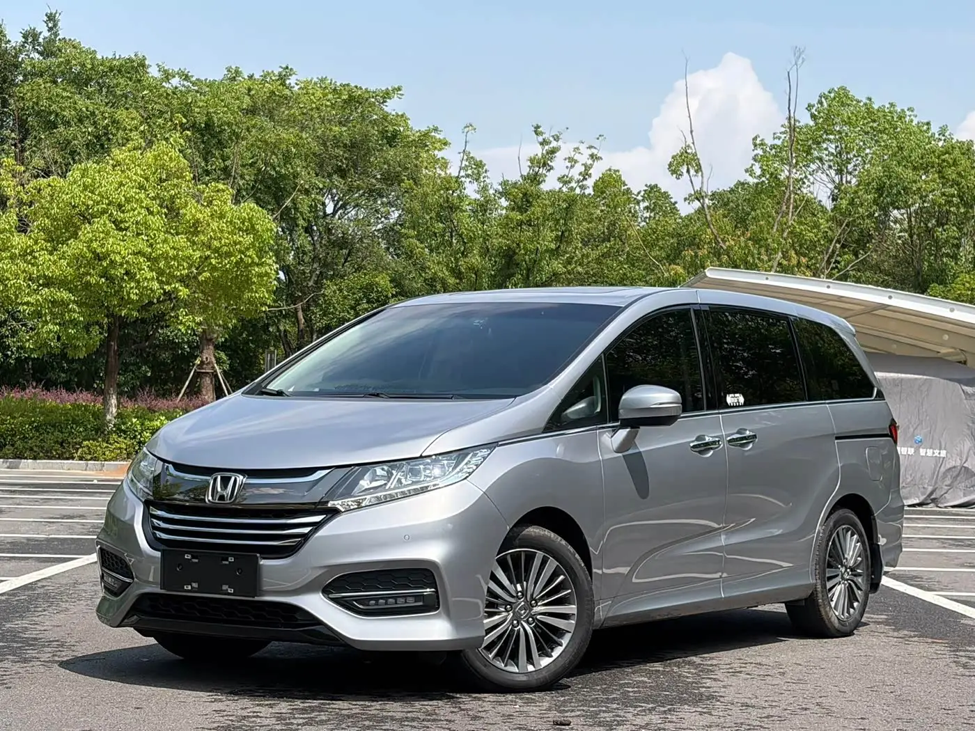 Honda Odyssey 2019 — Фото 1/17