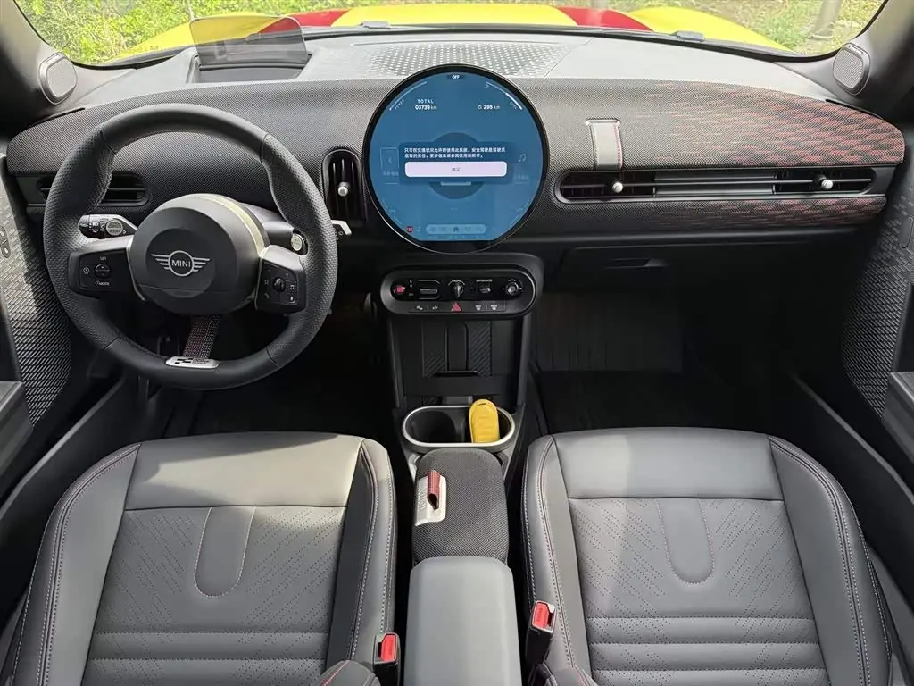 MINI JCW 2026 — Photo 15/17