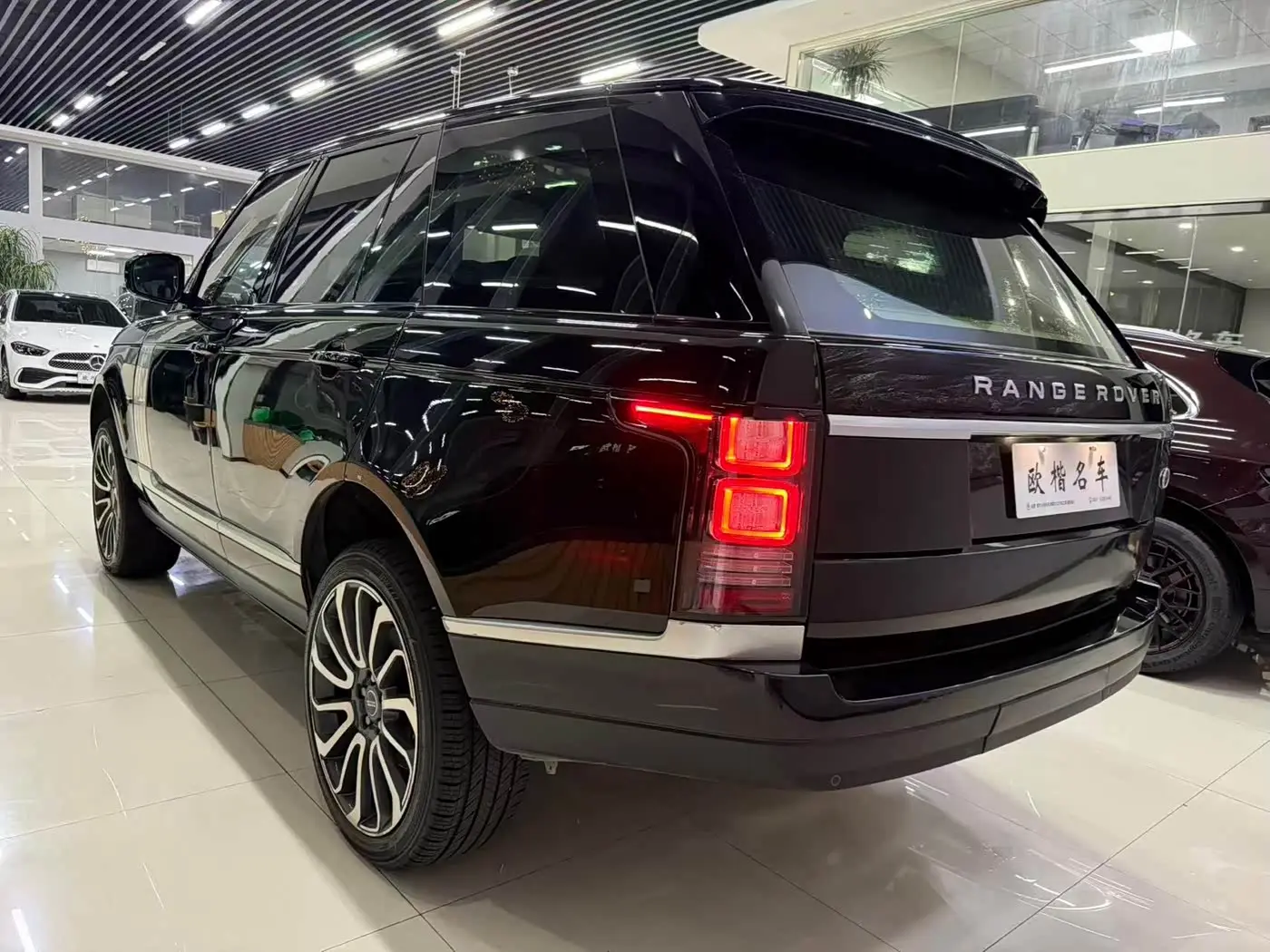 Land Rover Range Rover 2017 — Фото 4/19