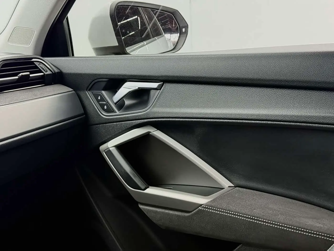 Audi Q3 2022 — Photo 15/20
