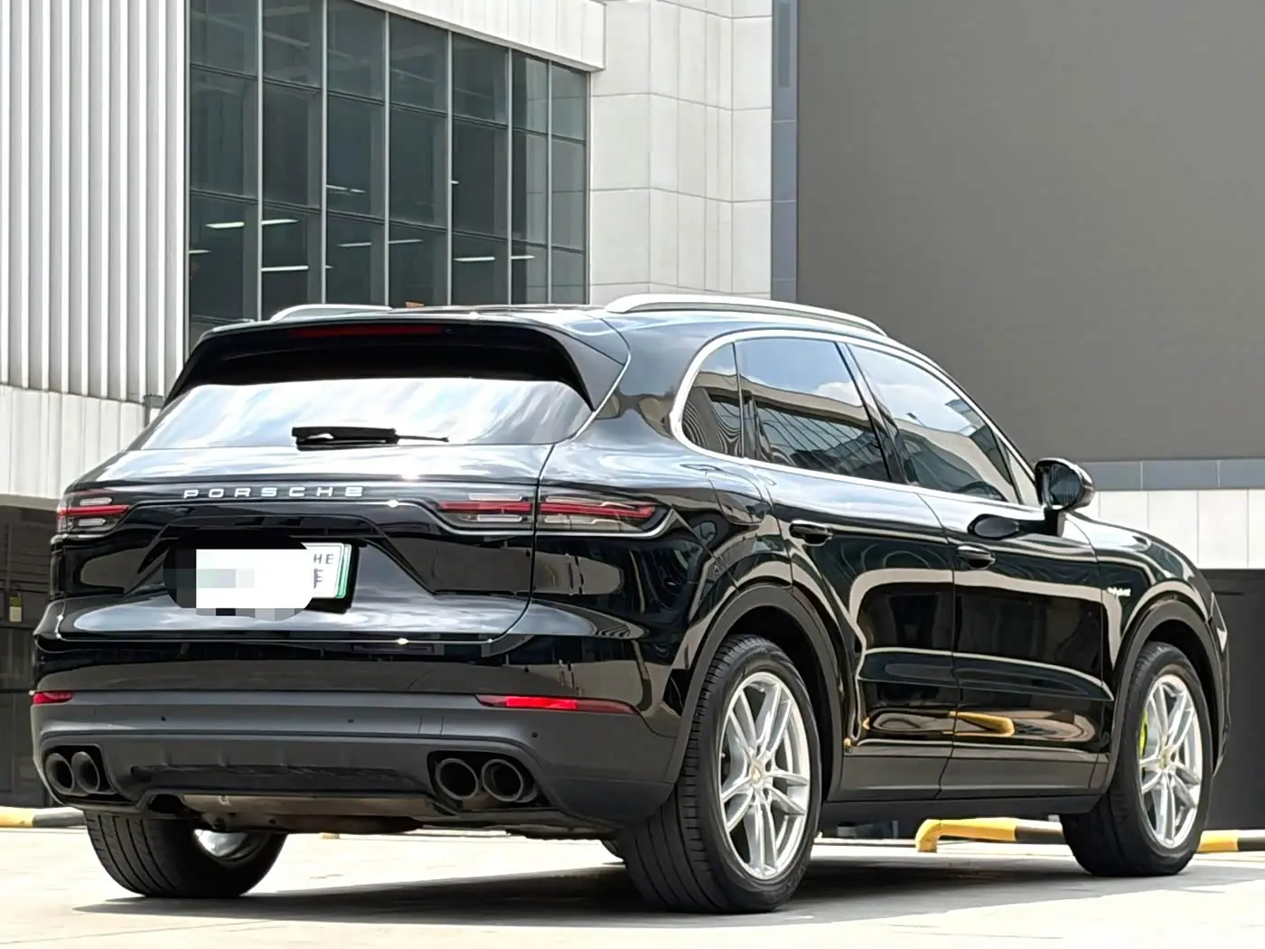 Porsche Cayenne New Energy 2021 — Photo 11/14