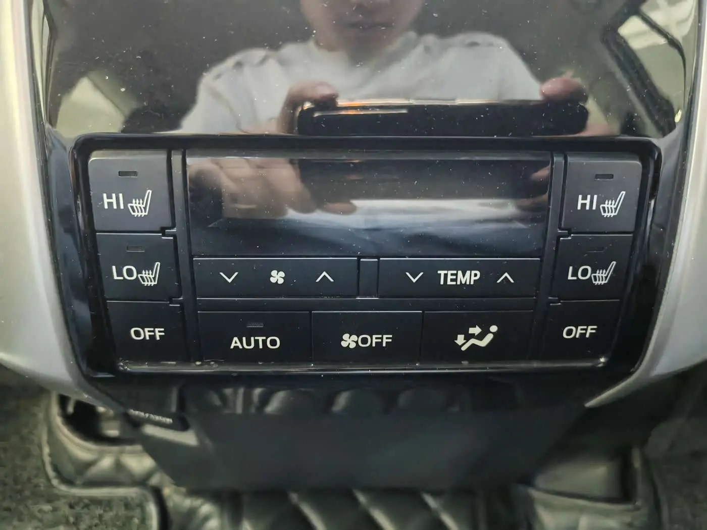 Toyota Prado 2020 — Photo 15/20
