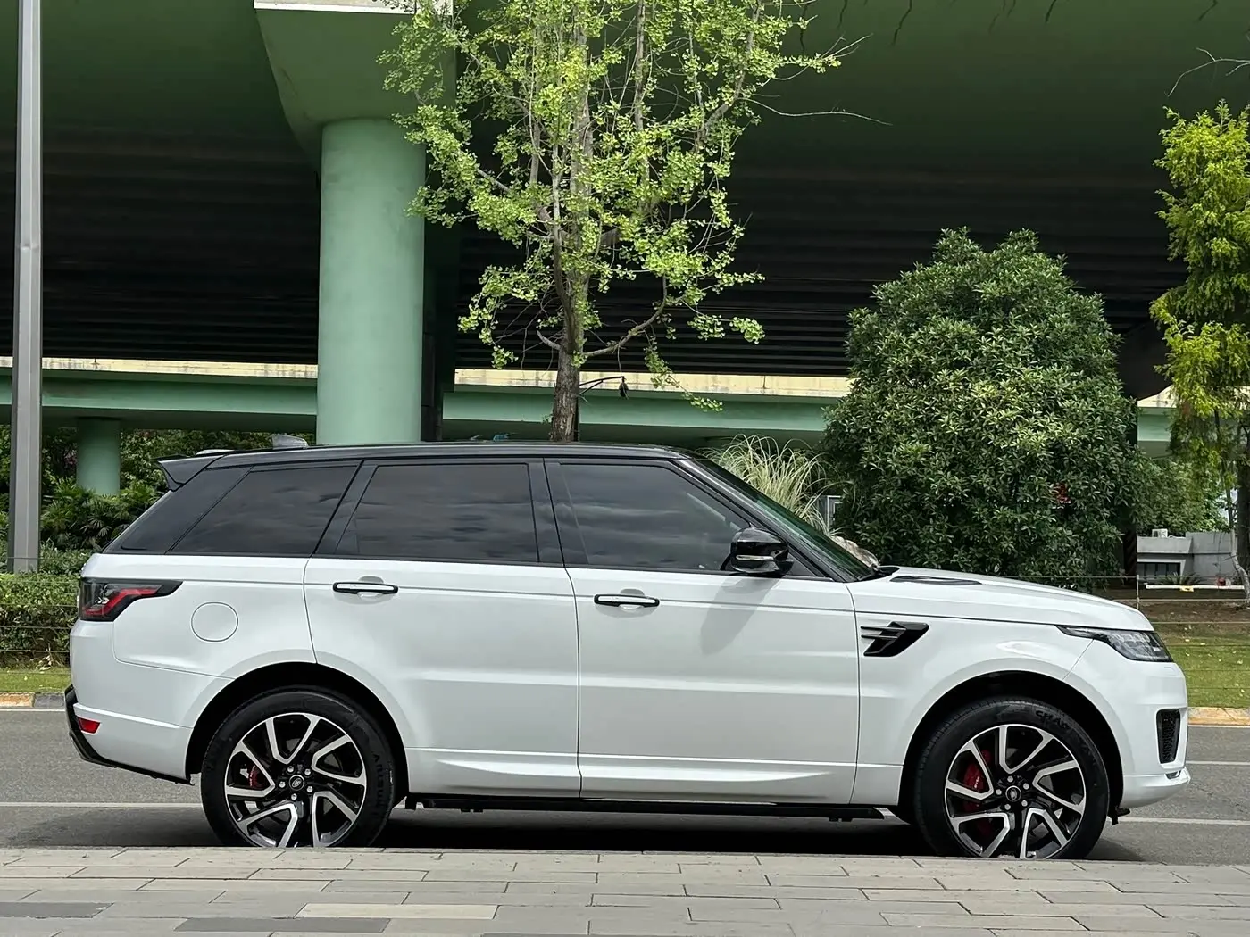 Land Rover Range Rover Sport 2021 — Photo 7/20