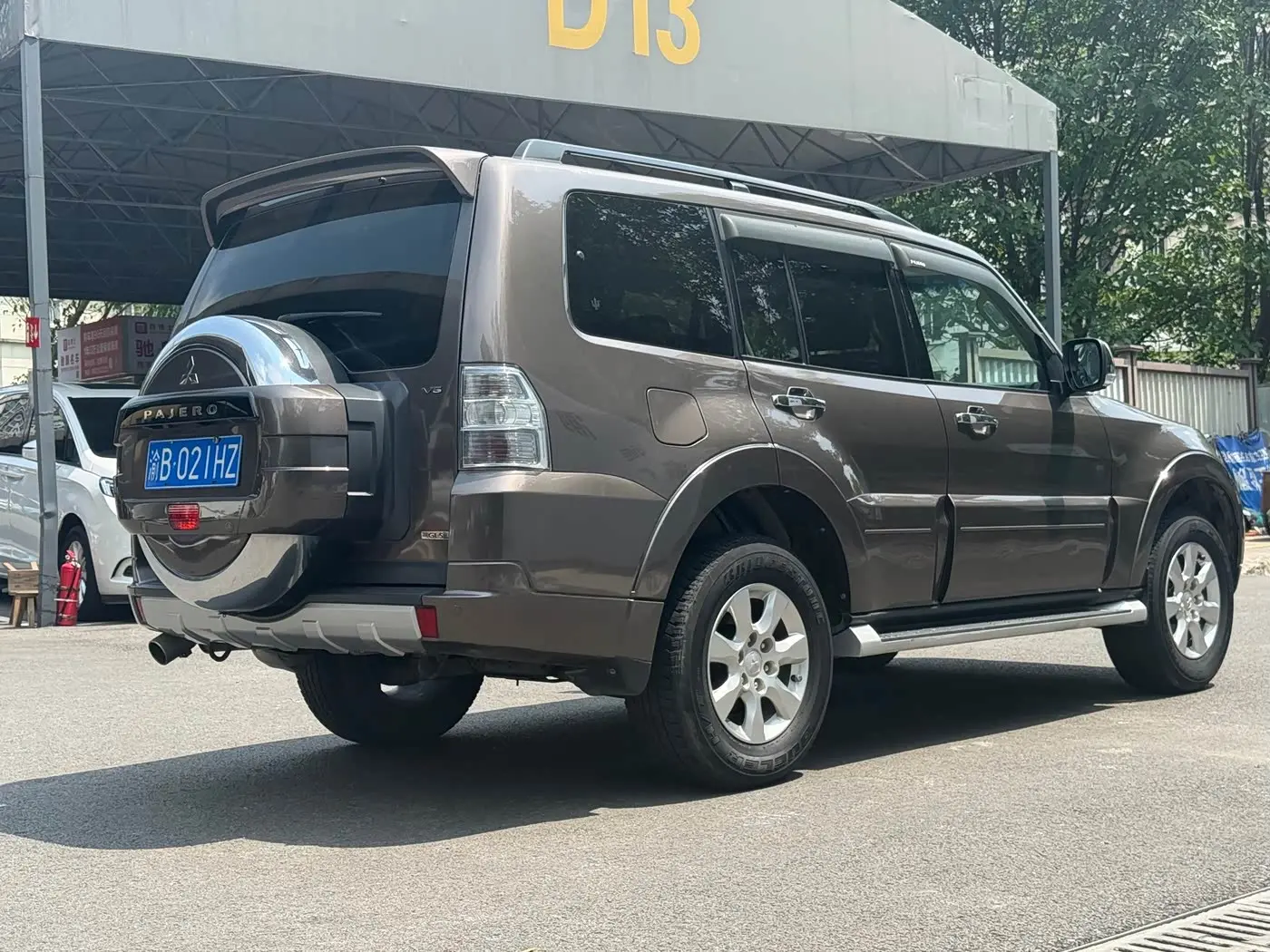 Mitsubishi Pajero 2014 — Photo 6/10
