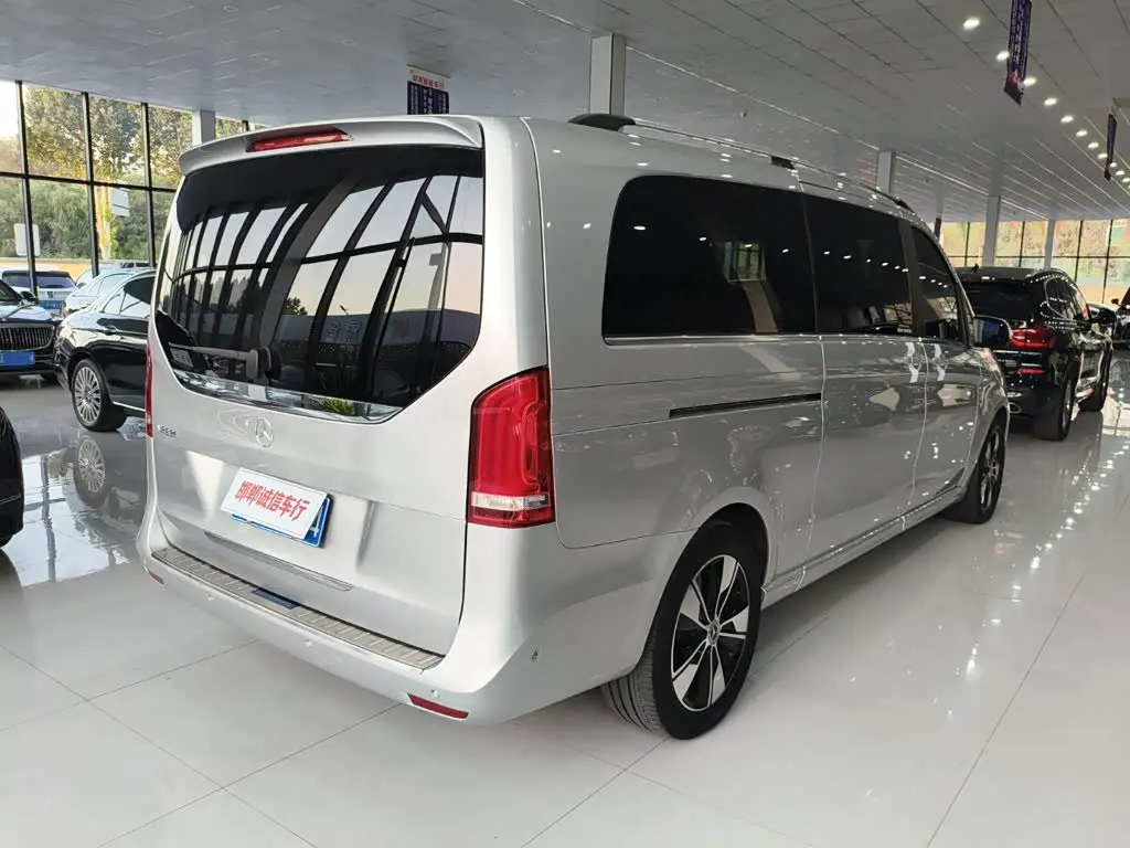 Mercedes-Benz V-Class 2022 — Фото 4/20