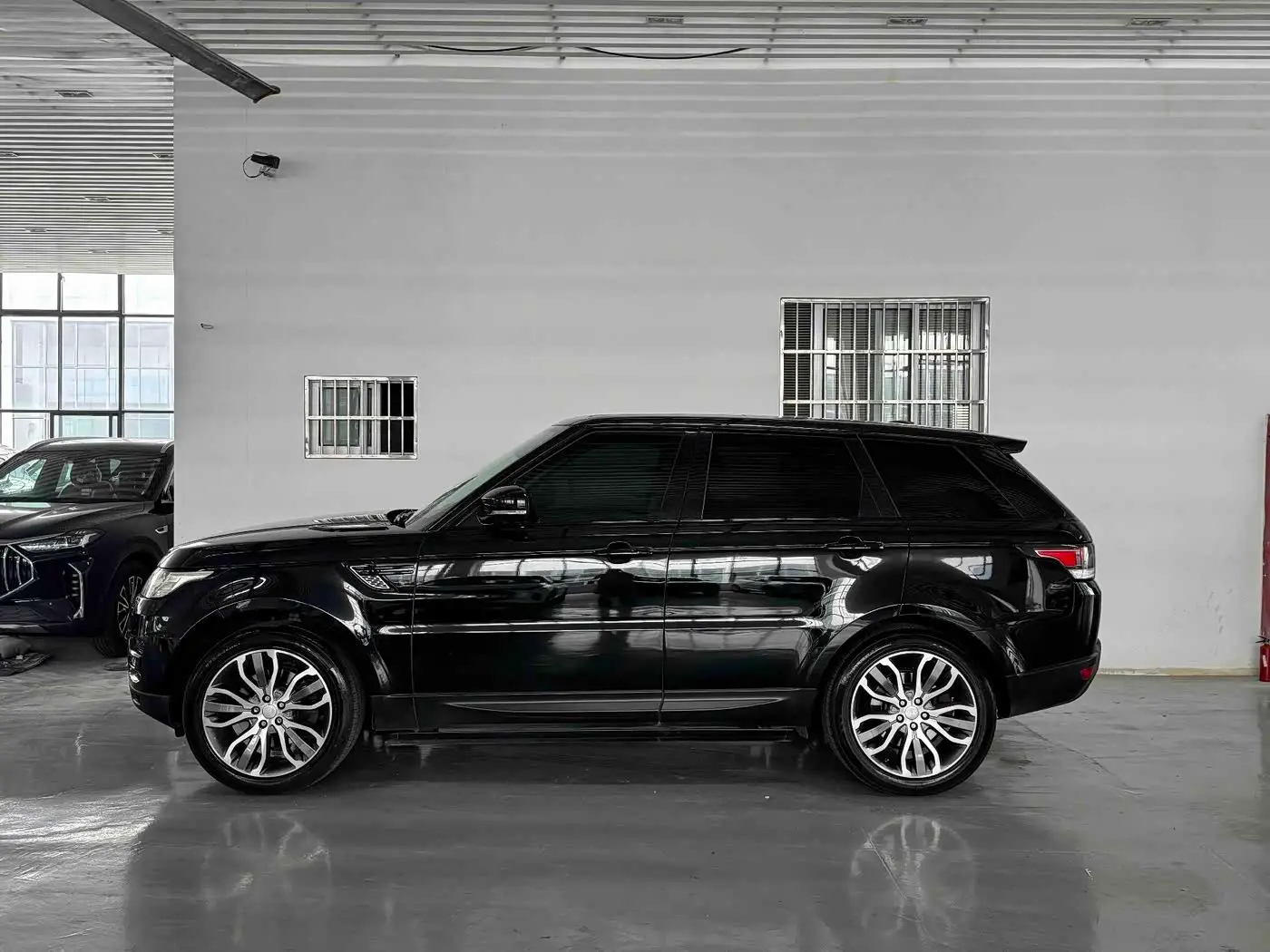 Land Rover Range Rover Sport 2016 — Photo 2/20
