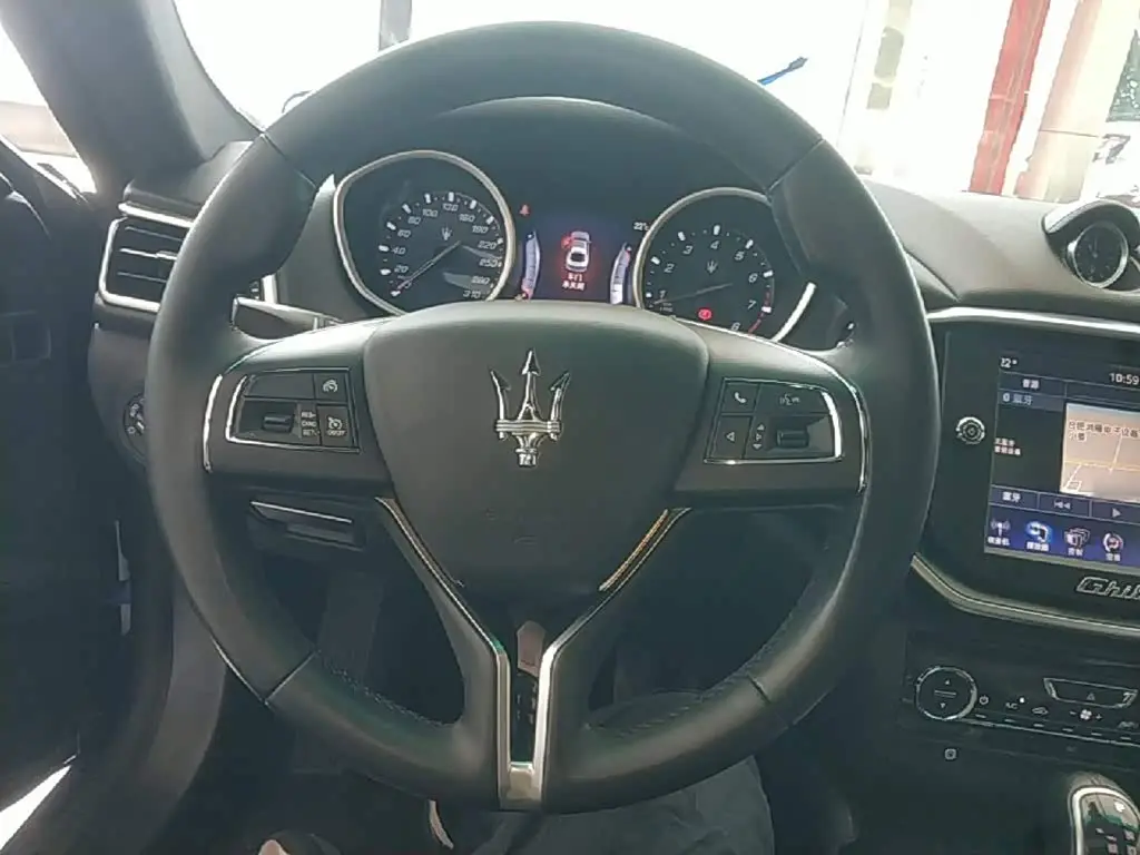 Maserati Ghibli 2016 — Photo 11/20