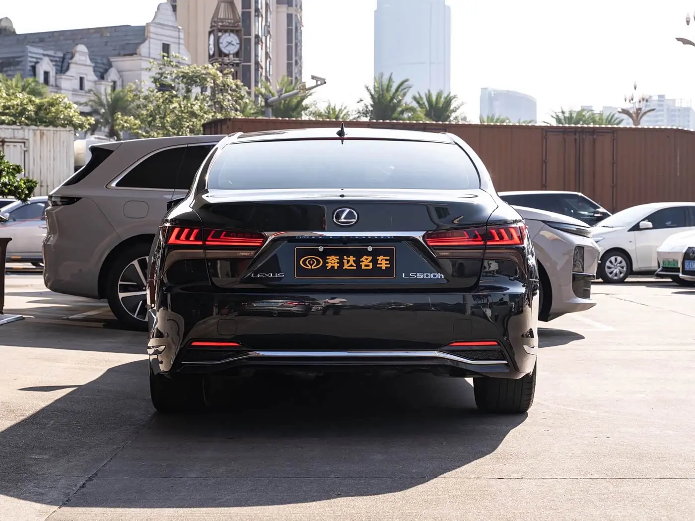 Lexus LS 2021 — Photo 5/20