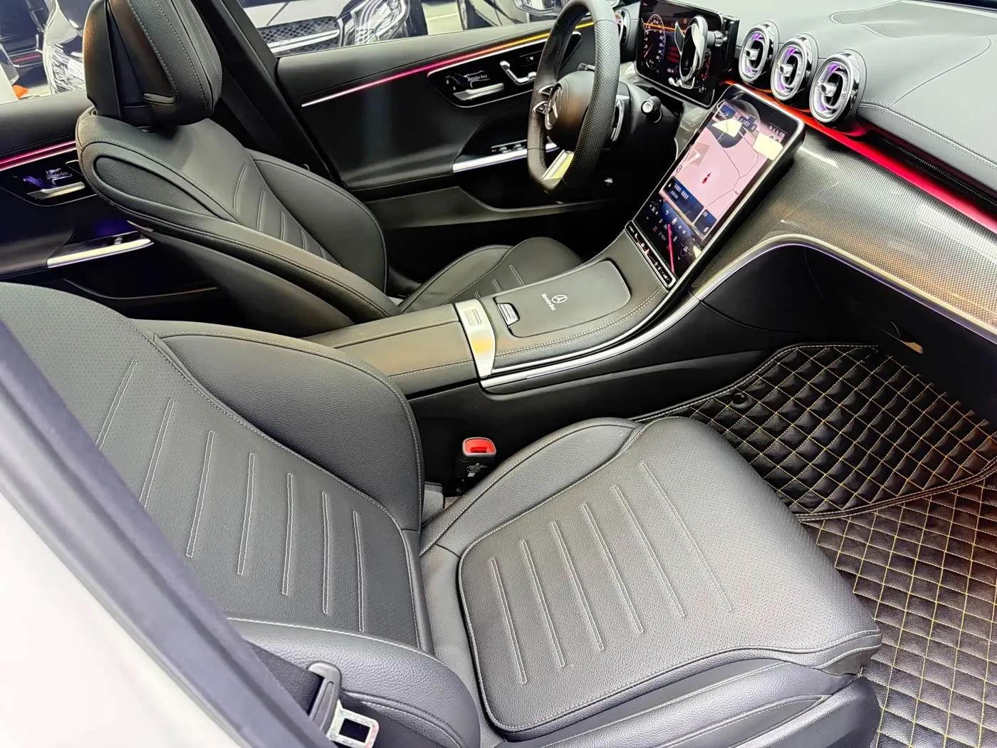 Mercedes-Benz C-Class 2024 — Фото 7/18
