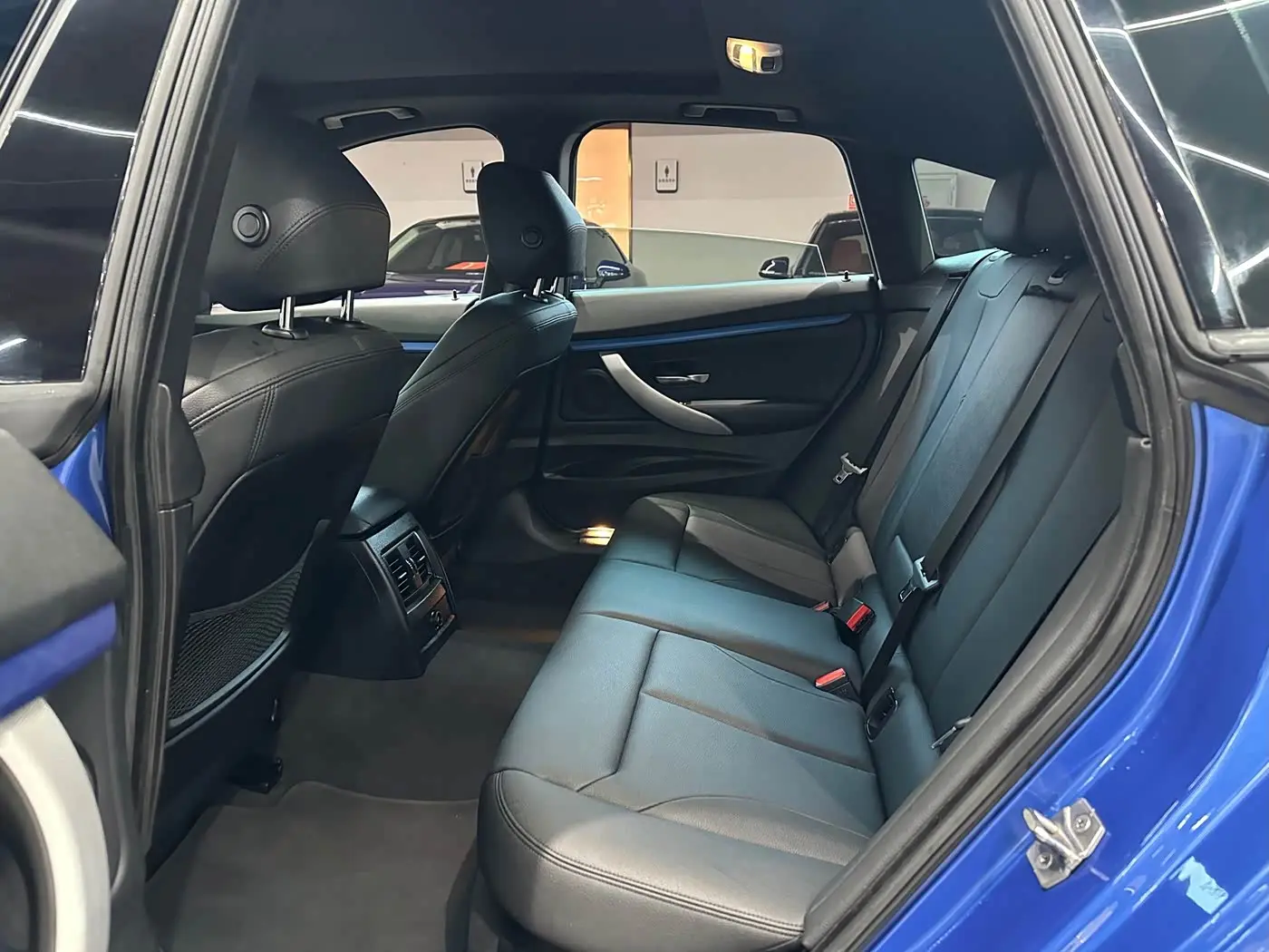 BMW 3 Series GT 2017 — Фото 19/20