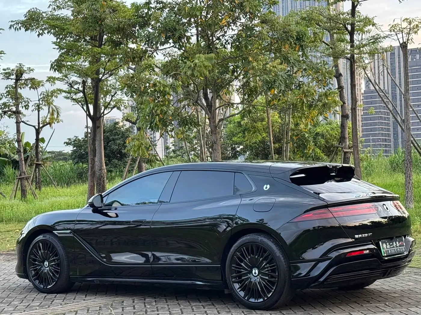 Denza Z9GT 2025 — Photo 6/20