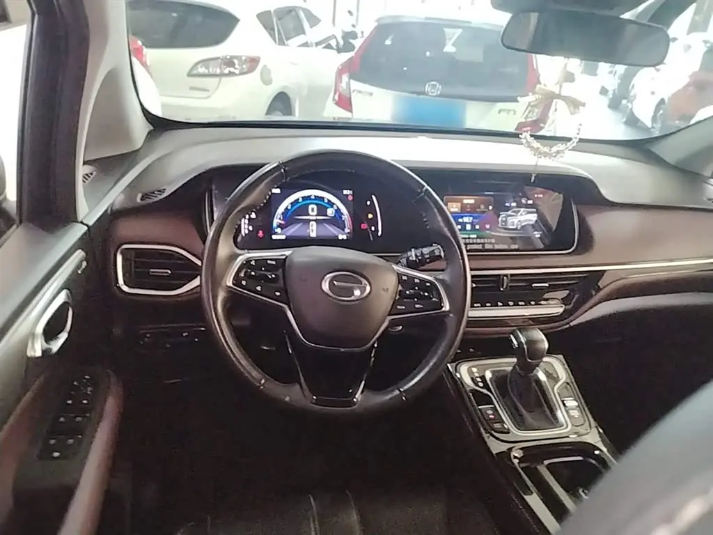 GAC Trumpchi Trumpchi M6 2024 — Şəkil 11/20