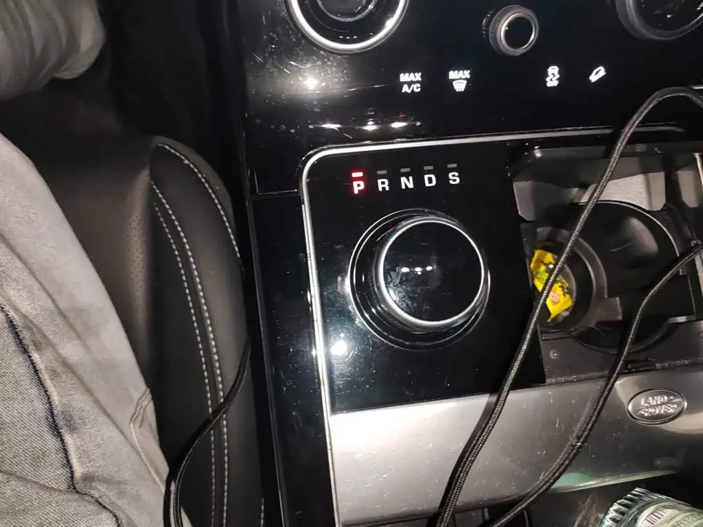 Land Rover Range Rover Velar 2018 — Photo 15/20