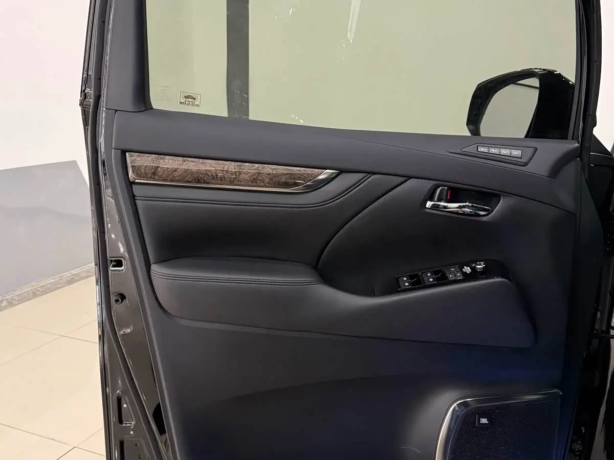Toyota Alphard 2020 — Фото 20/20