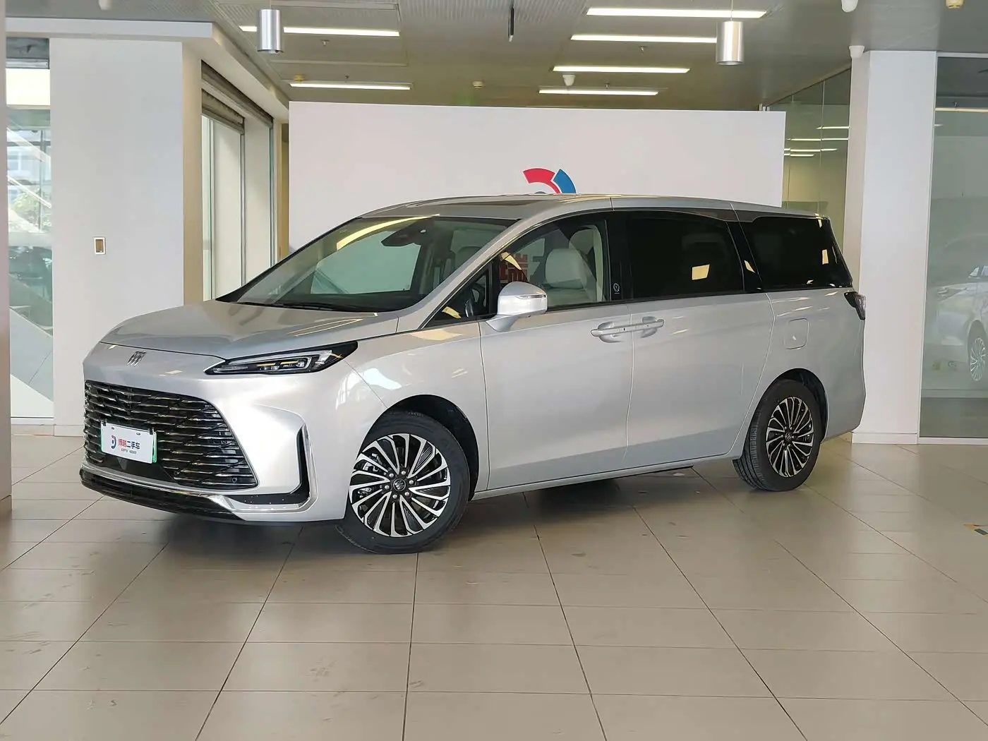 Buick GL8 New Energy 2025 — Şəkil 1/20