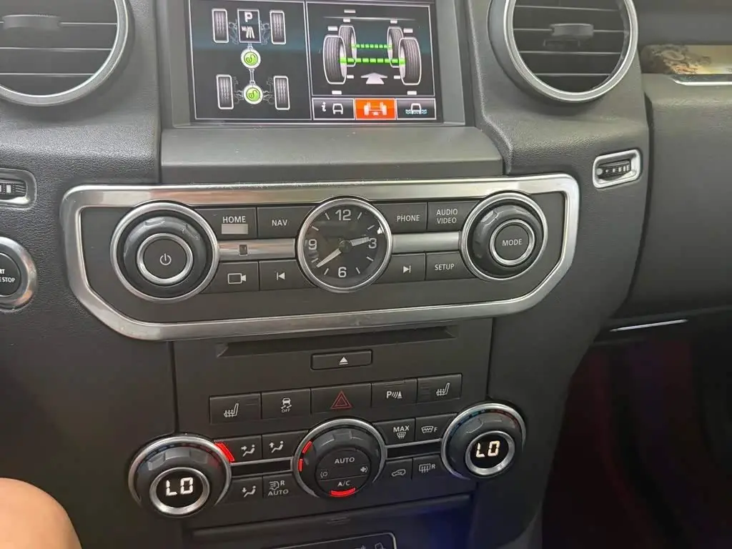 Land Rover Discovery 2016 — Фото 9/13