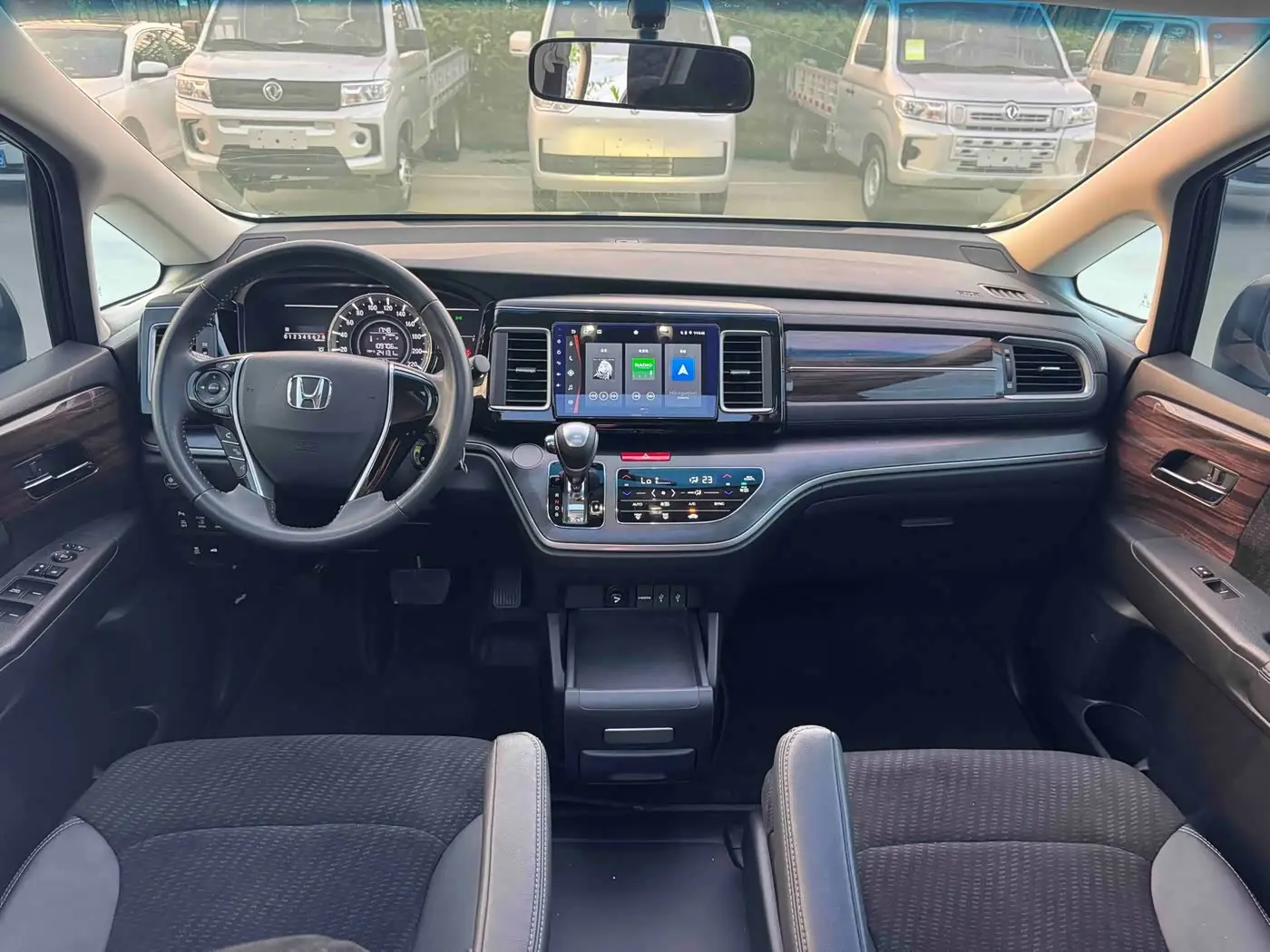 Honda Elysion 2017 — Фото 9/13