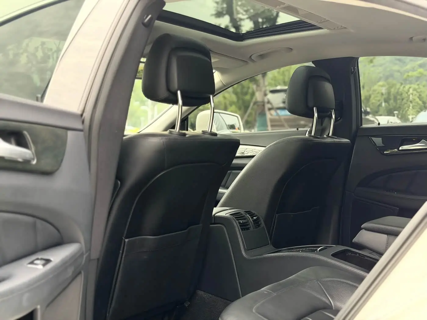 Mercedes-Benz CLS 2015 — Photo 17/20