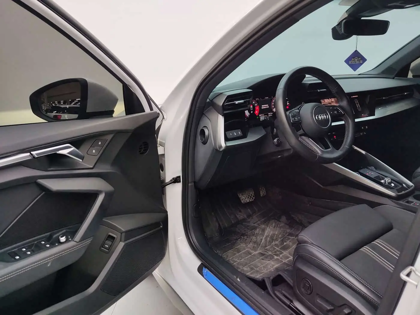 Audi A3 2023 — Photo 10/18