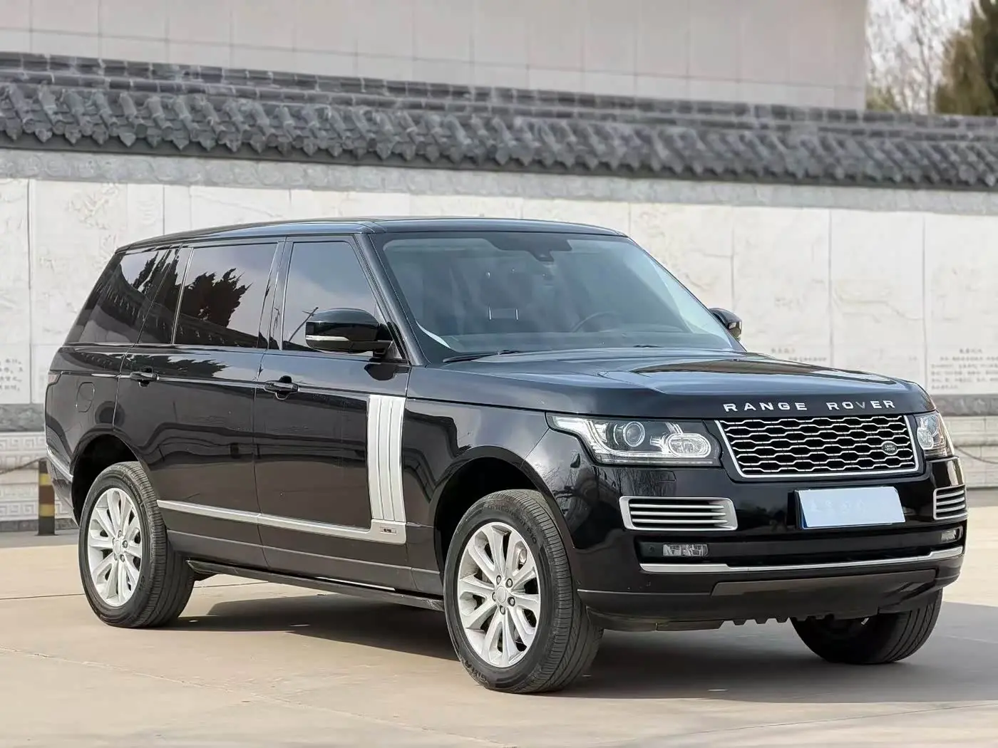 Land Rover Range Rover 2017 — Photo 2/9