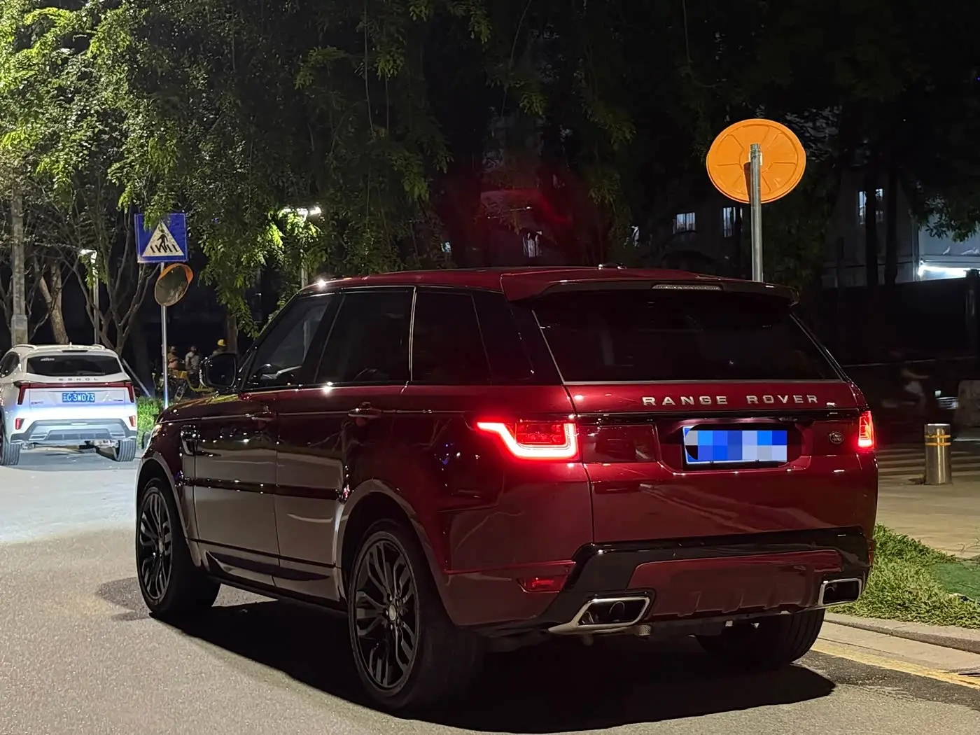 Land Rover Range Rover Sport 2017 — Photo 3/9