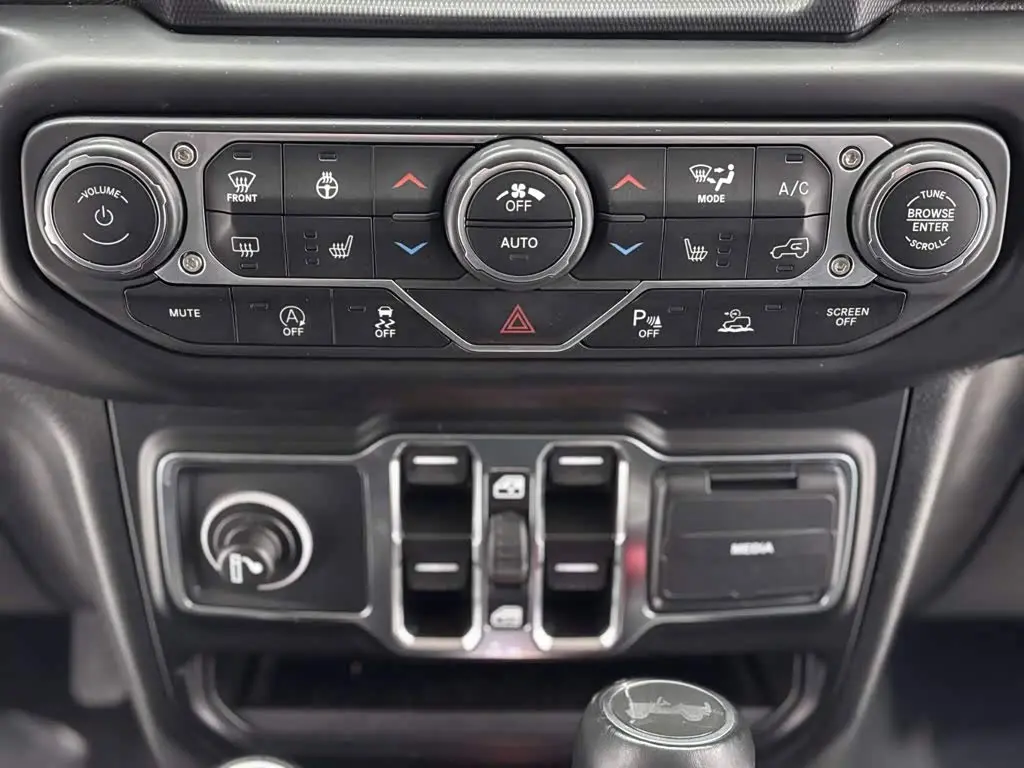 Jeep Wrangler 2023 — Фото 20/20
