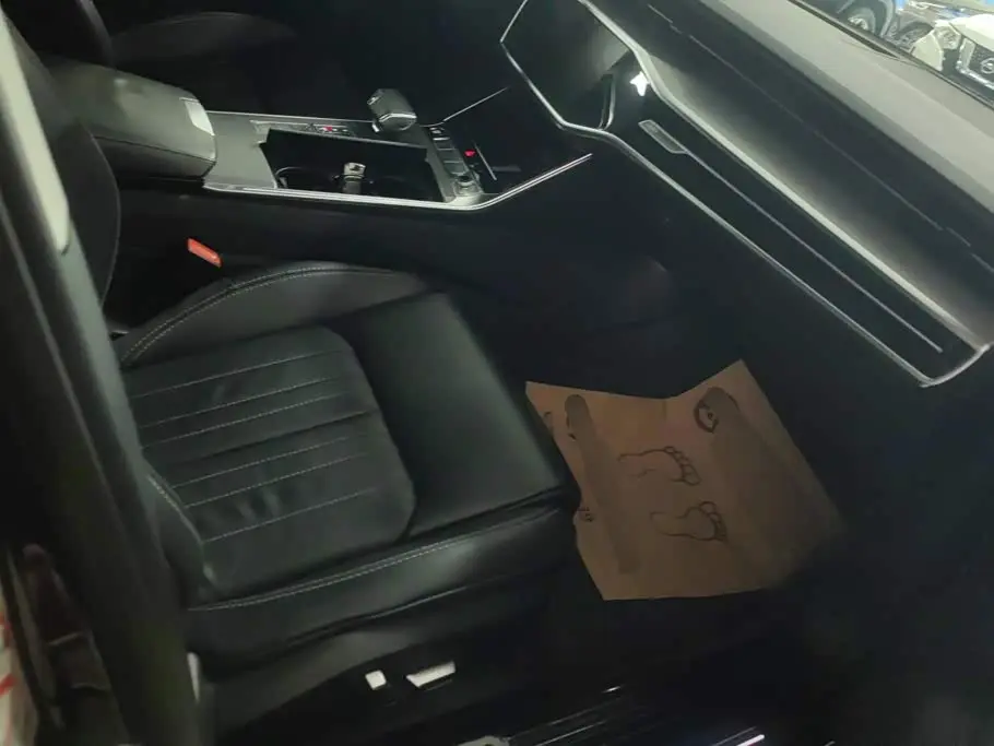 Audi A6L 2024 — ფოტო 8/16