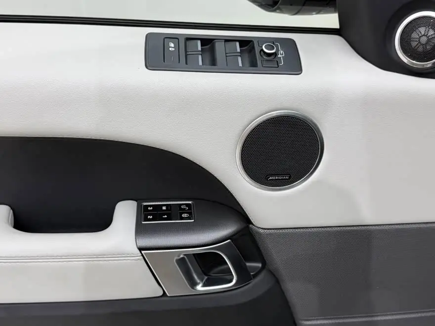 Land Rover Range Rover Sport 2015 — Photo 6/17