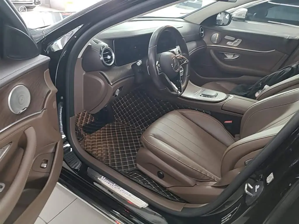 Mercedes-Benz E-Class 2023 — Фото 16/20
