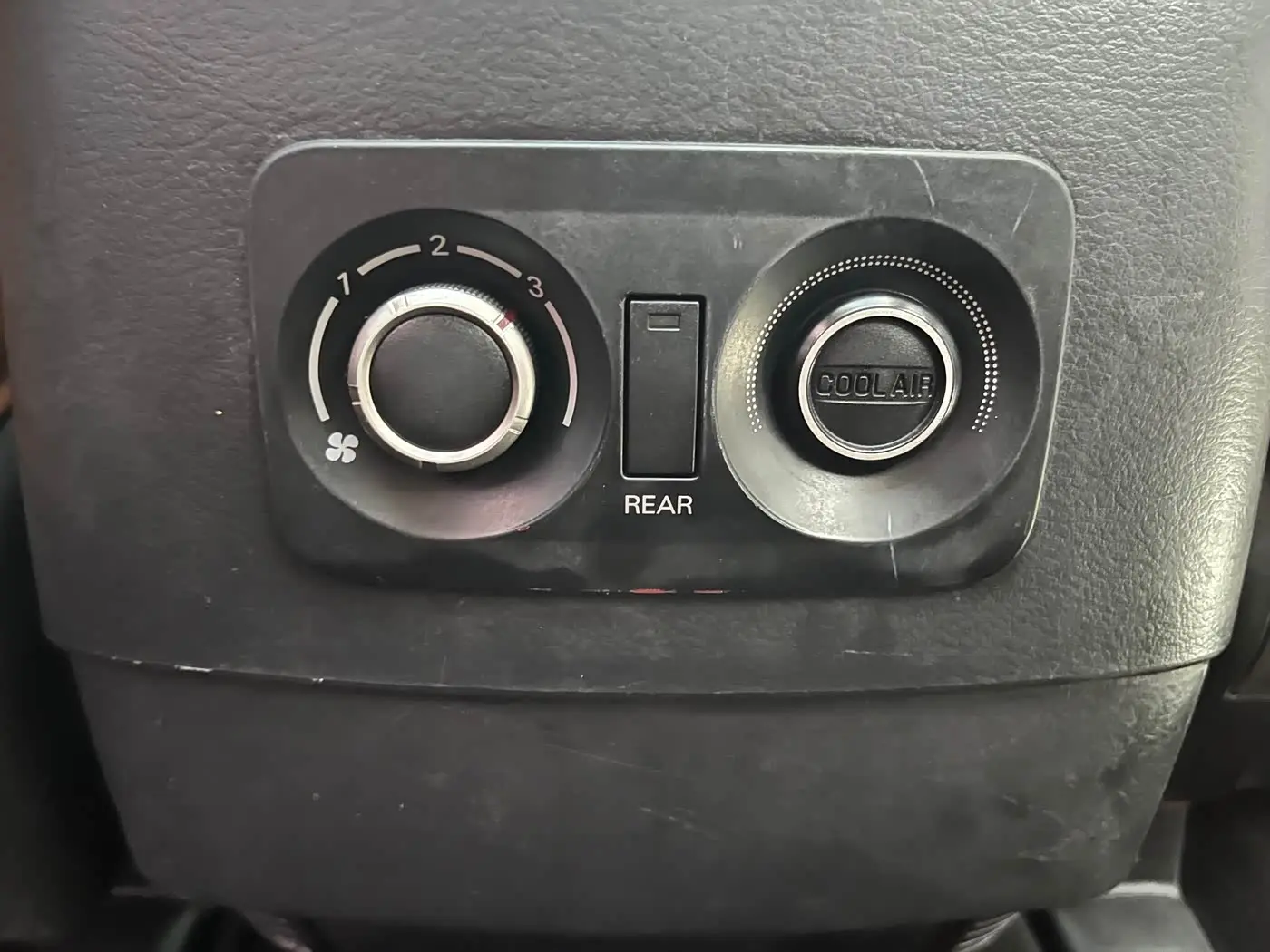 Mitsubishi Pajero 2018 — Photo 20/20