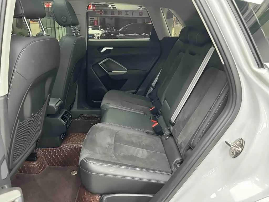 Audi Q3 2022 — Photo 19/20