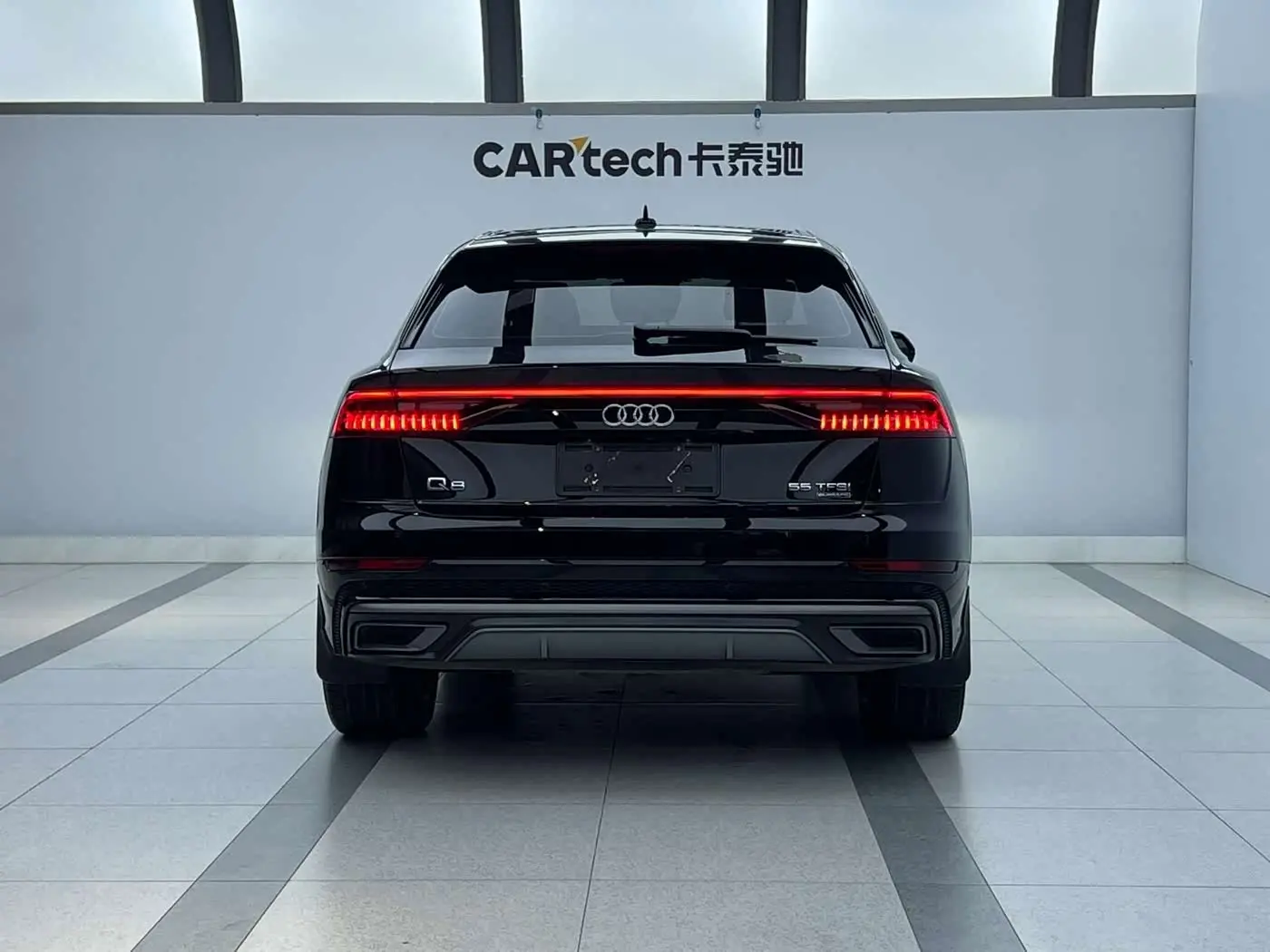 Audi Q8 2022 — Фото 6/9