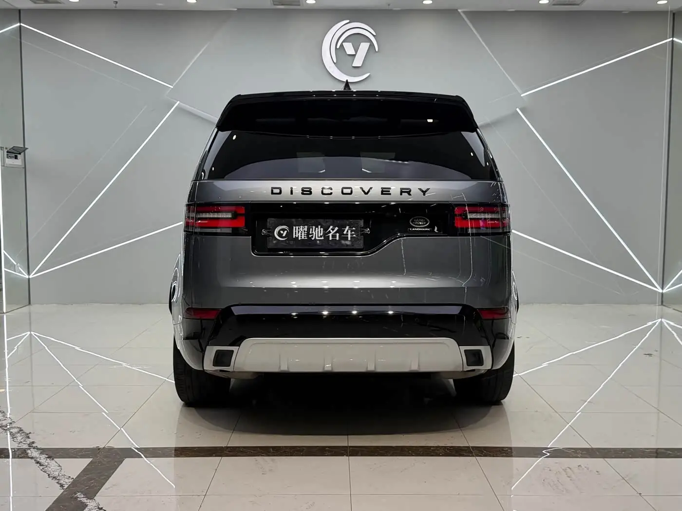 Land Rover Discovery 2020 — Фото 4/14