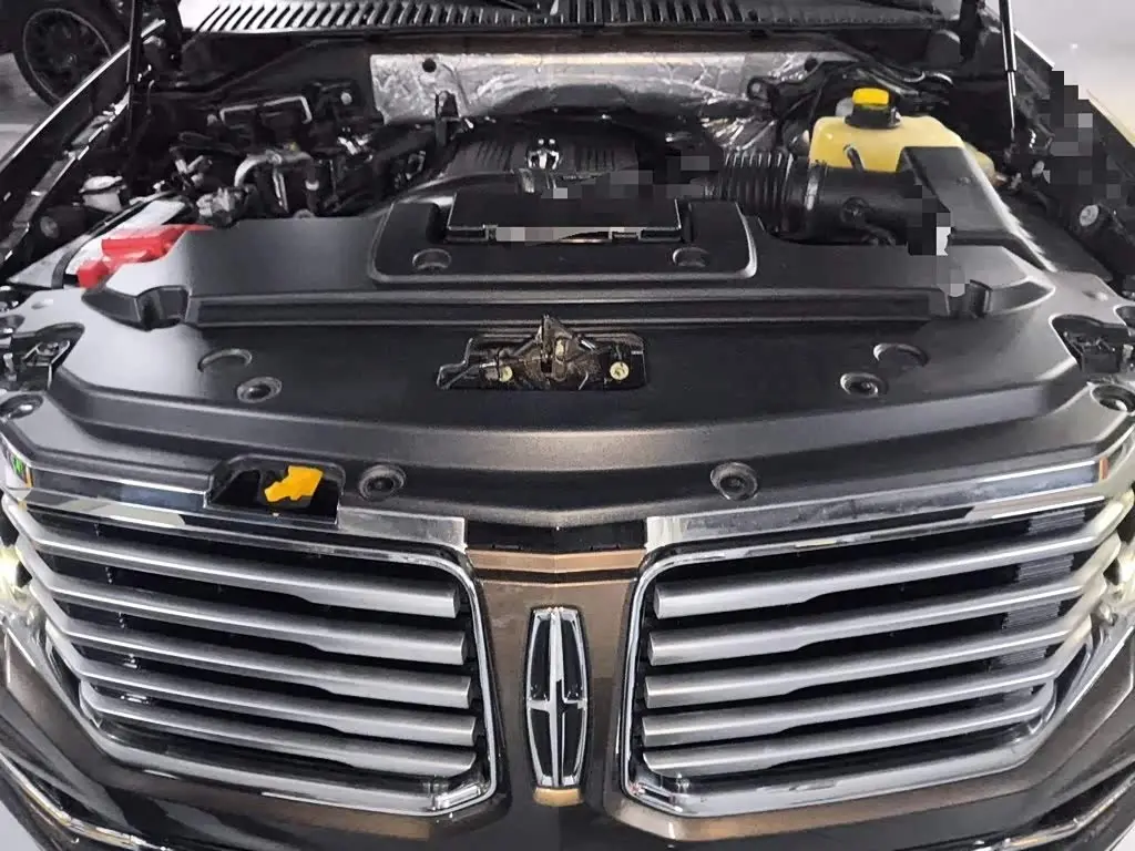 Lincoln Navigator 2017 — Photo 17/20