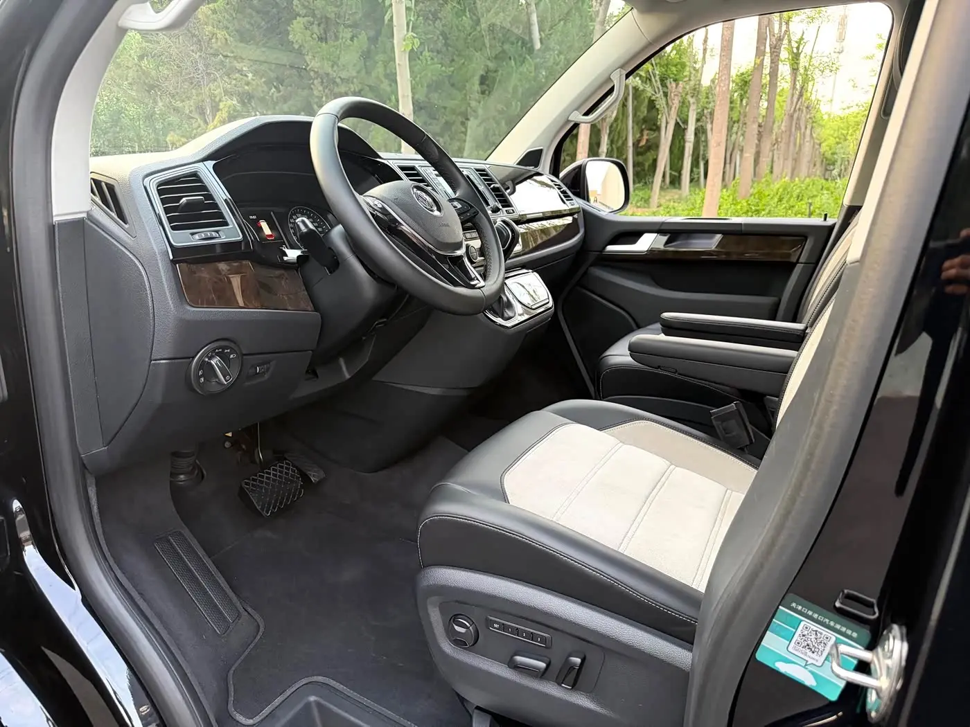 Volkswagen Multivan 2019 — Фото 8/20