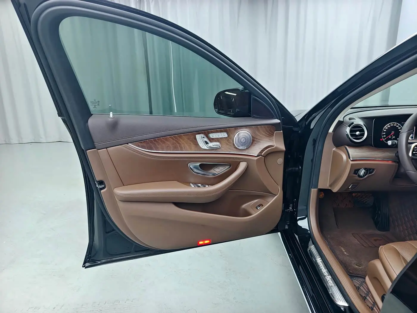 Mercedes-Benz E-Class 2020 — Фото 7/16