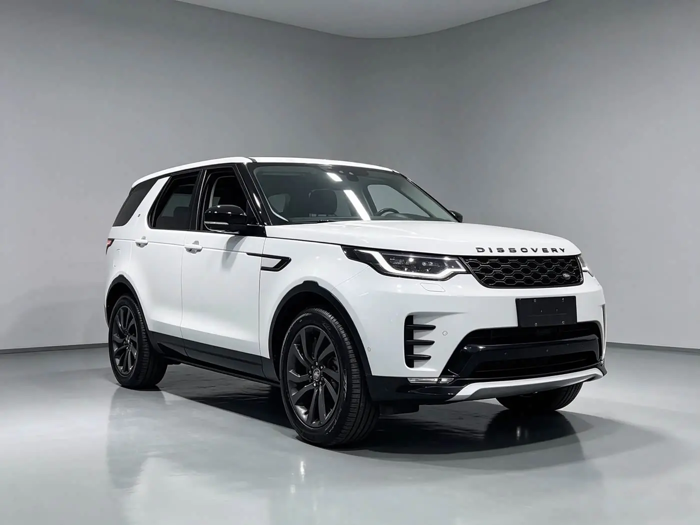 Land Rover Discovery 2021 — Photo 2/7