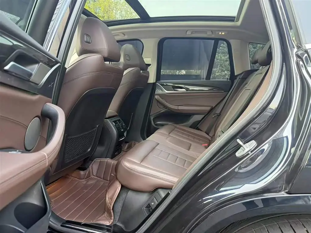 BMW X3 2021 — Photo 11/18