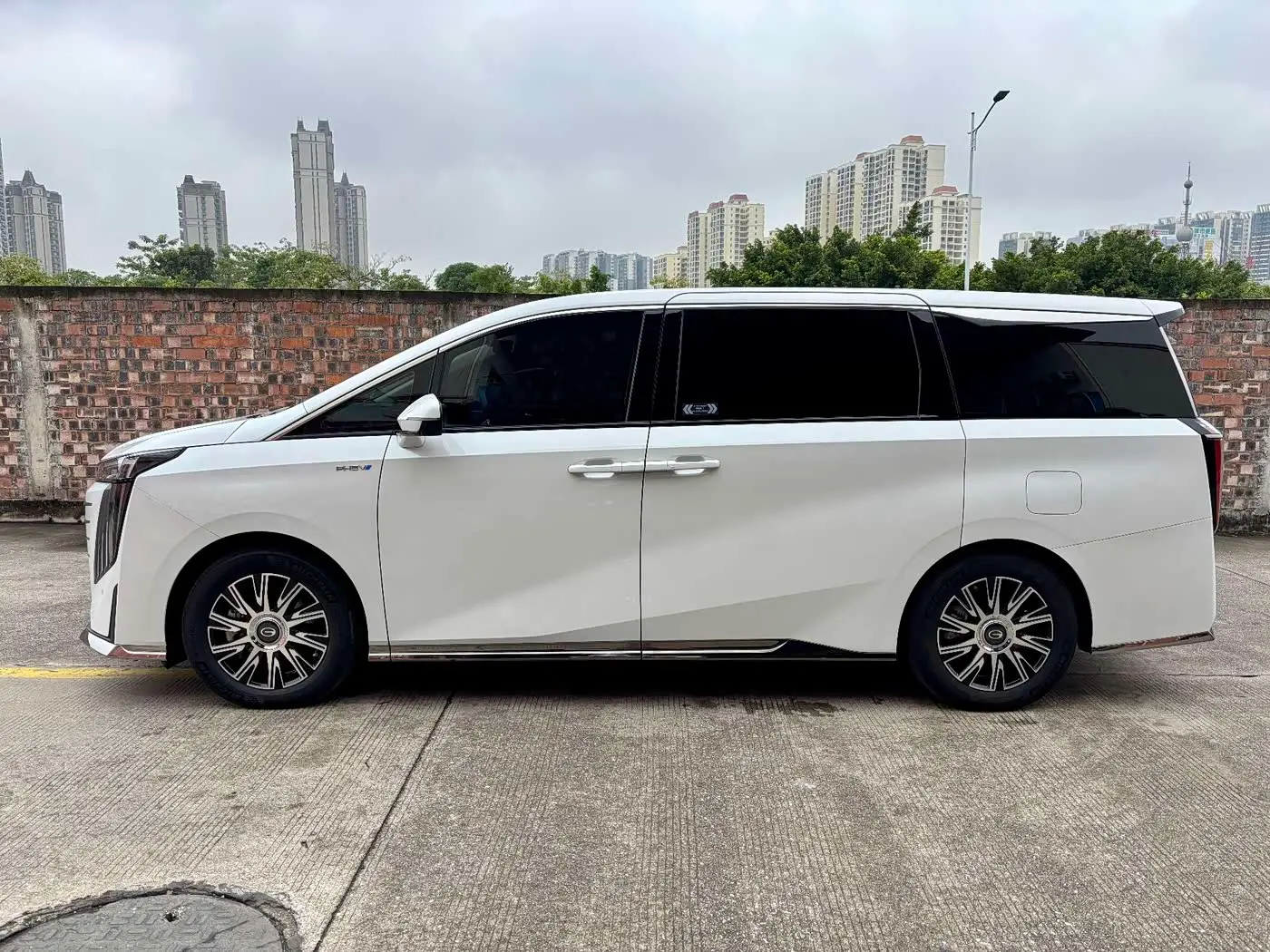 GAC Trumpchi Trumpchi E9 2024 — Şəkil 7/15