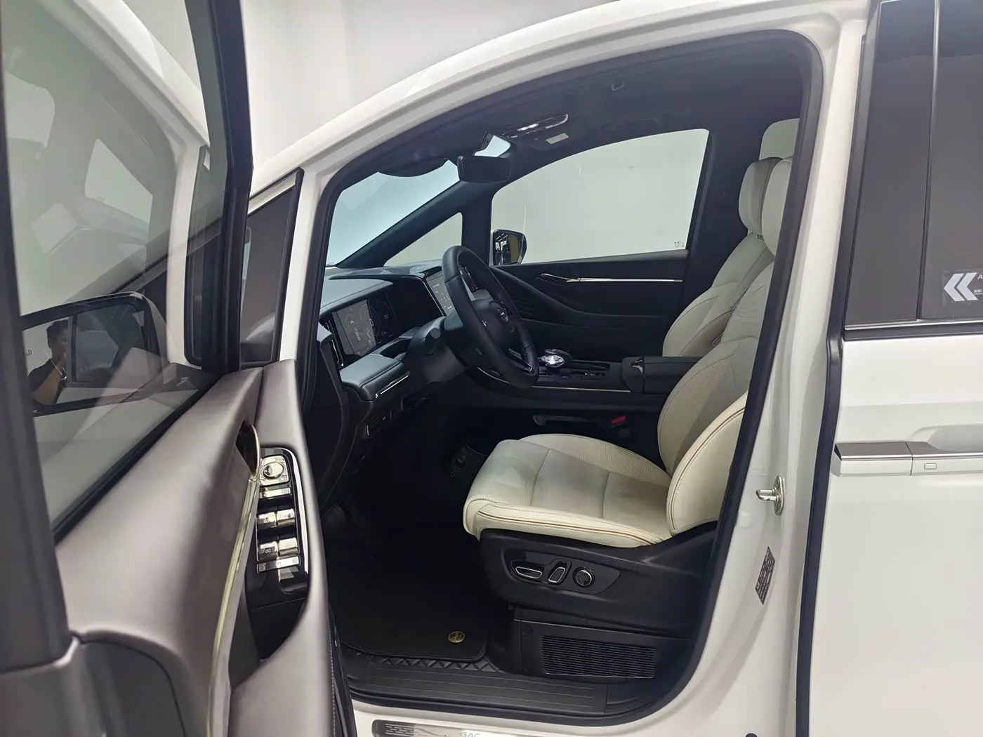 GAC Trumpchi Trumpchi M8 2024 — Фото 7/16