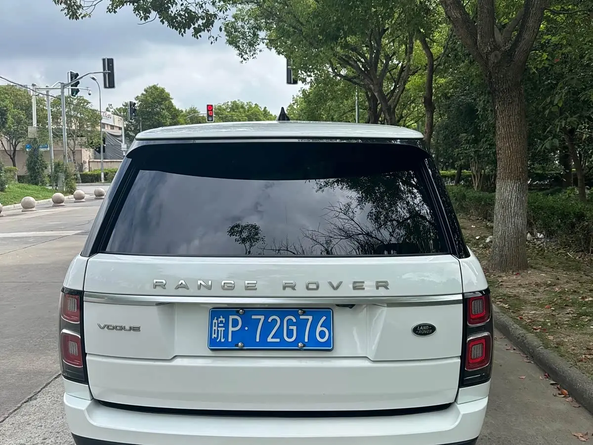 Land Rover Range Rover 2021 — Photo 6/12