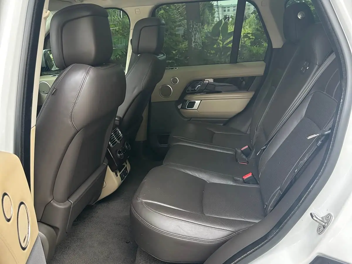 Land Rover Range Rover 2021 — Photo 9/12