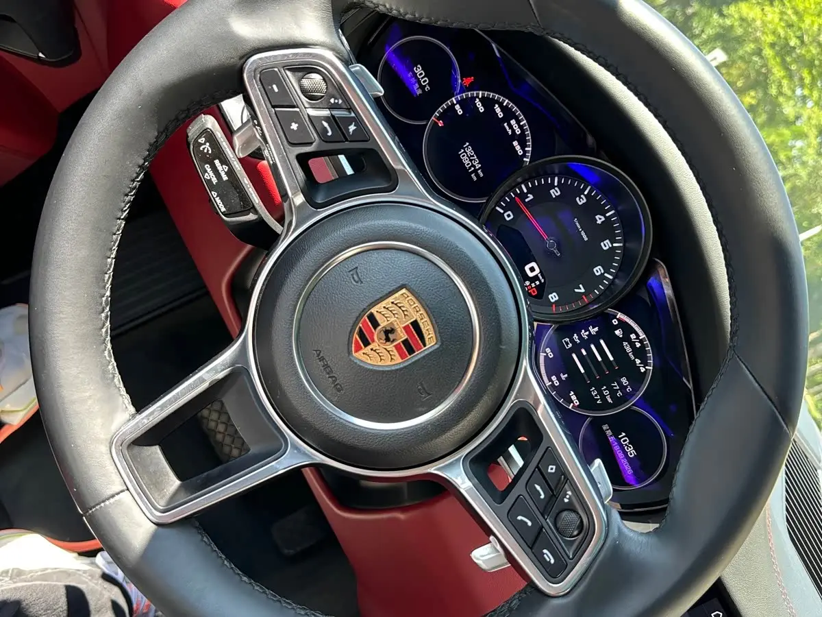 Porsche Cayenne 2018 — Фото 12/16