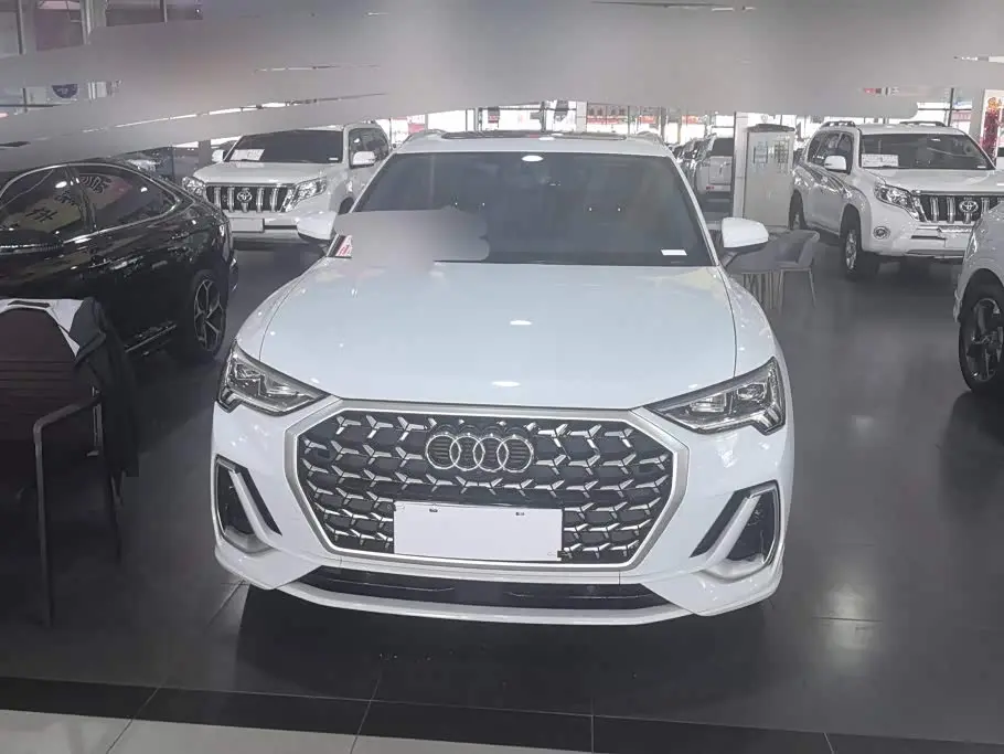 Audi Q3 2024 — Фото 2/16