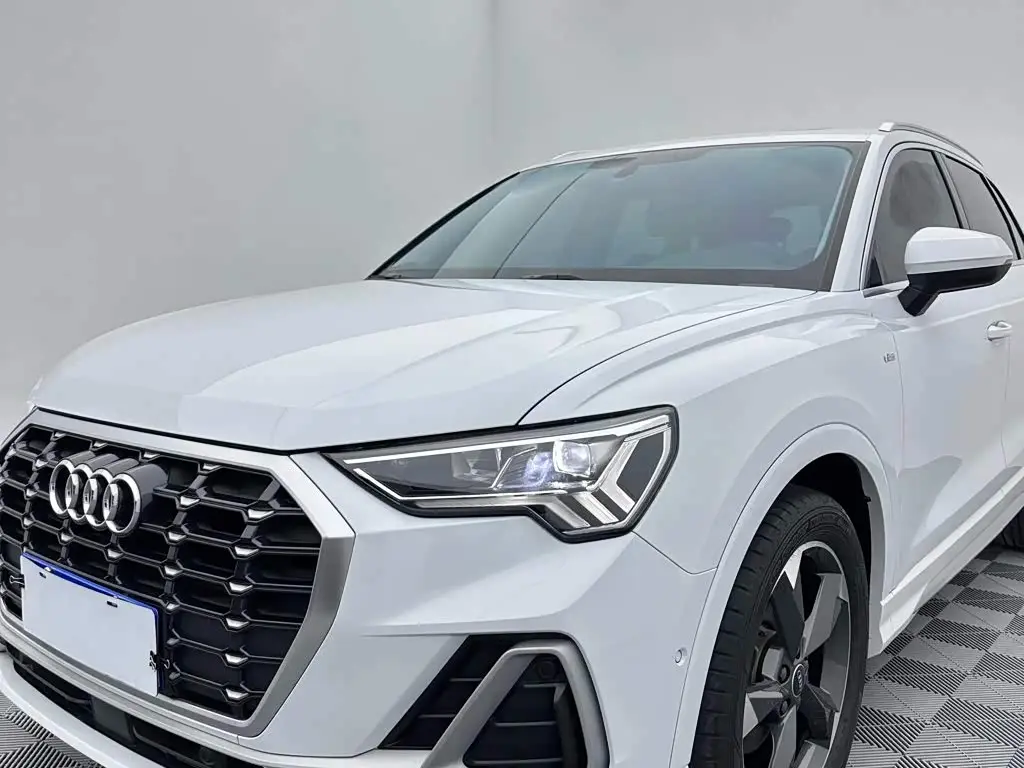 Audi Q3 2022 — Photo 7/18