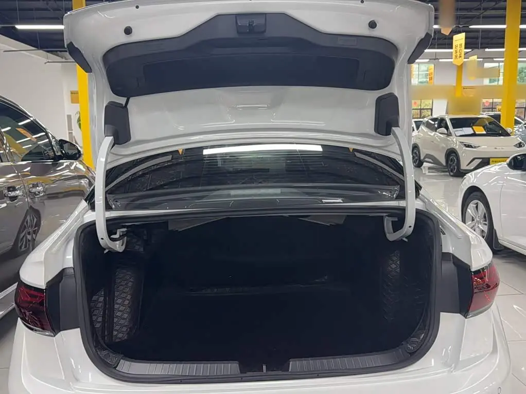 Volkswagen Sagitar 2025 — Photo 15/18
